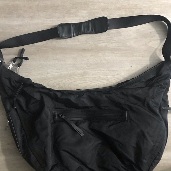 lululemon fixed strap sling bag